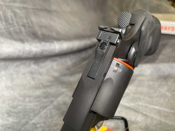 #4534-•-taurus-m44-tracket-44-rem-mag-revolver,-sn:-ael817409-image-20