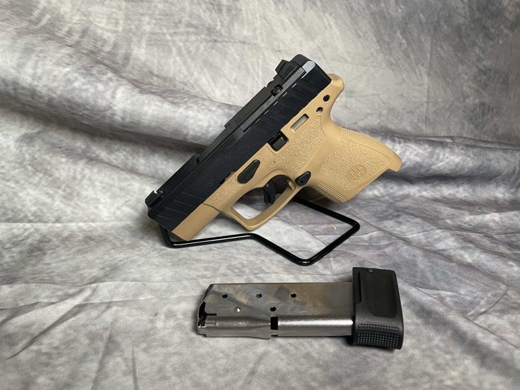 #4535-•-beretta-apx-a1-9mm-luger-semi-auto-pistol,-sn:-axc154045-image-20