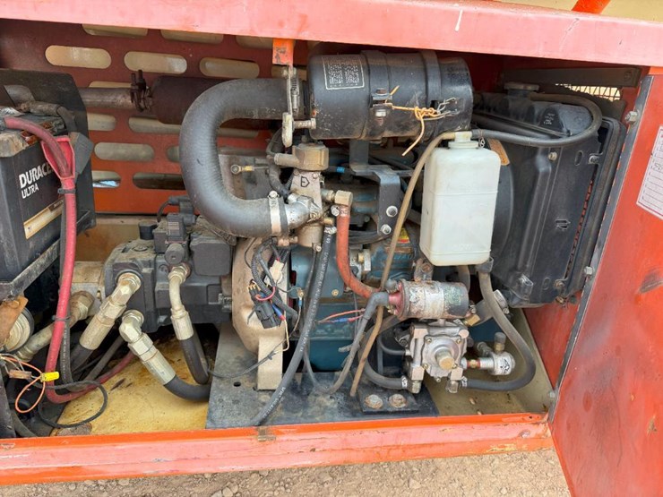 2000-jlg-260mrt-image-23