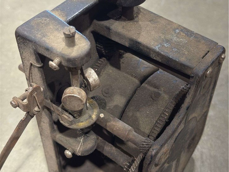lot-of-machinery-components?-image-21