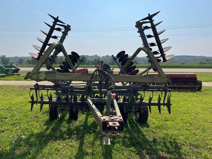 john-deere-230-image-2