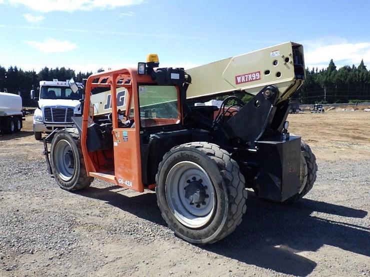 2013-jlg-g6-42a-image-5