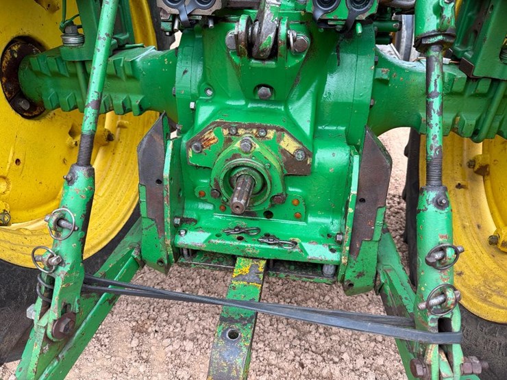 1980-john-deere-2240-image-24