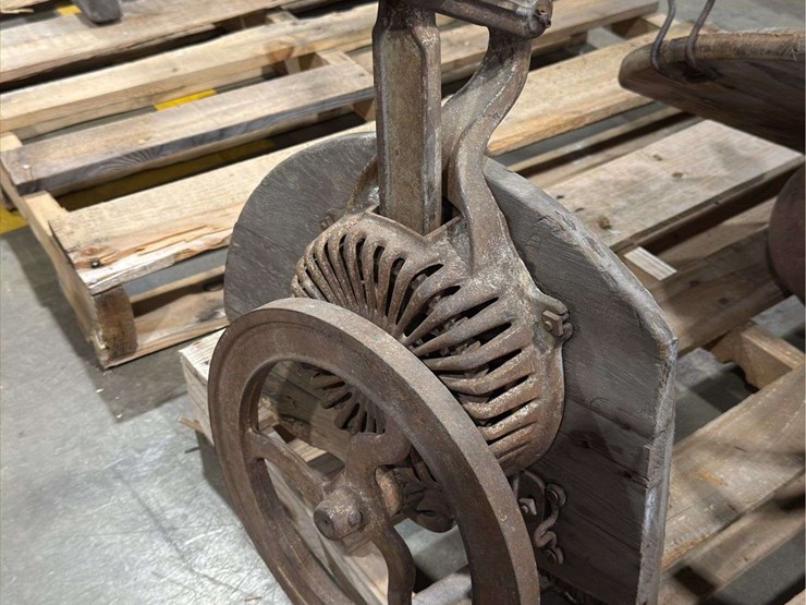 various-cast-iron-parts-mounted-to-wood-image-22