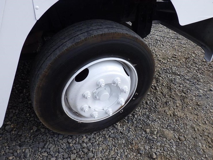2012-freightliner-mt55-image-31