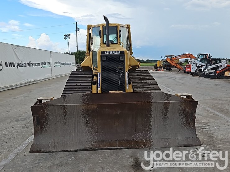 2005-caterpillar-d5n-image-16