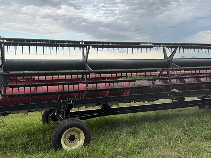 24’-massey-ferguson-soybean-header-image-5