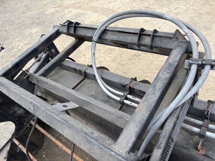 caterpillar-bp22-pickup-broom-image-10