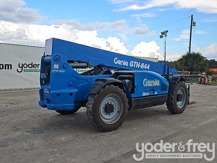 2019-genie-gth844-image-4