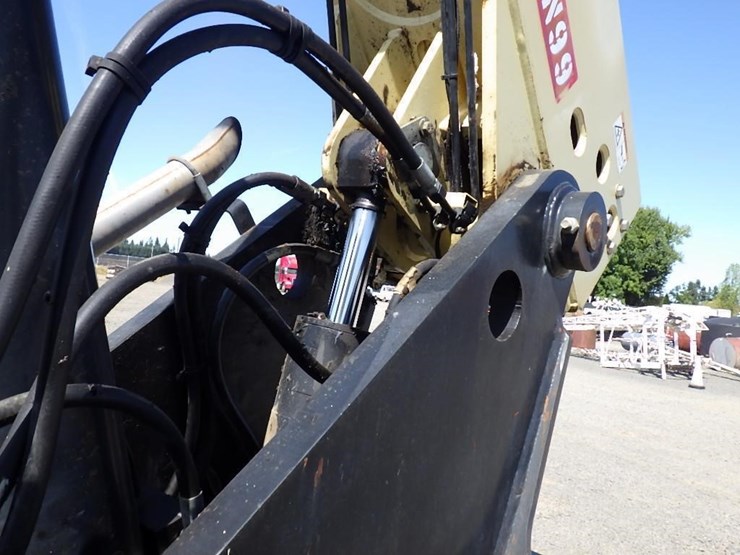 2013-jlg-g6-42a-image-8