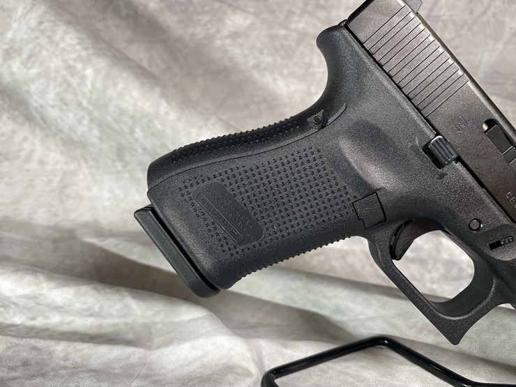 #4544-•-glock-19-gen-5-9mm-luger-semi-auto-pistol,-sn:-cesf245-image-6