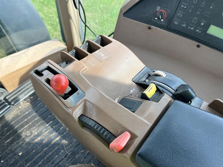 john-deere-8300-image-19