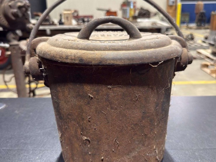 cast-iron-pots-image-4