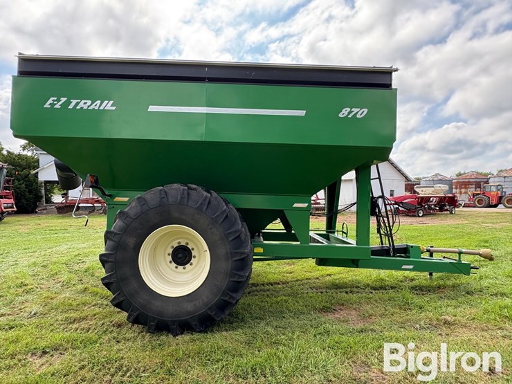 e-z-trail-870-grain-cart-image-4
