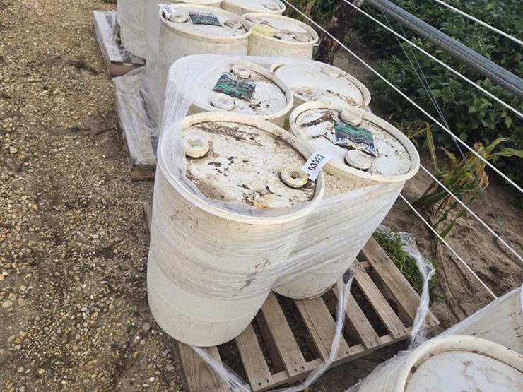 #3927-•-pallet-of-4-plastic-barrels-image-2