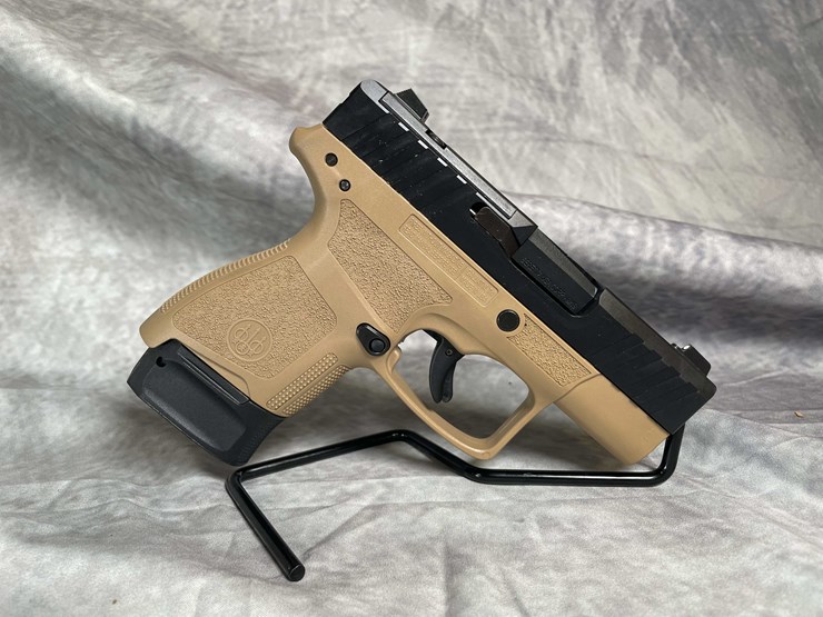 #4535-•-beretta-apx-a1-9mm-luger-semi-auto-pistol,-sn:-axc154045-image-3