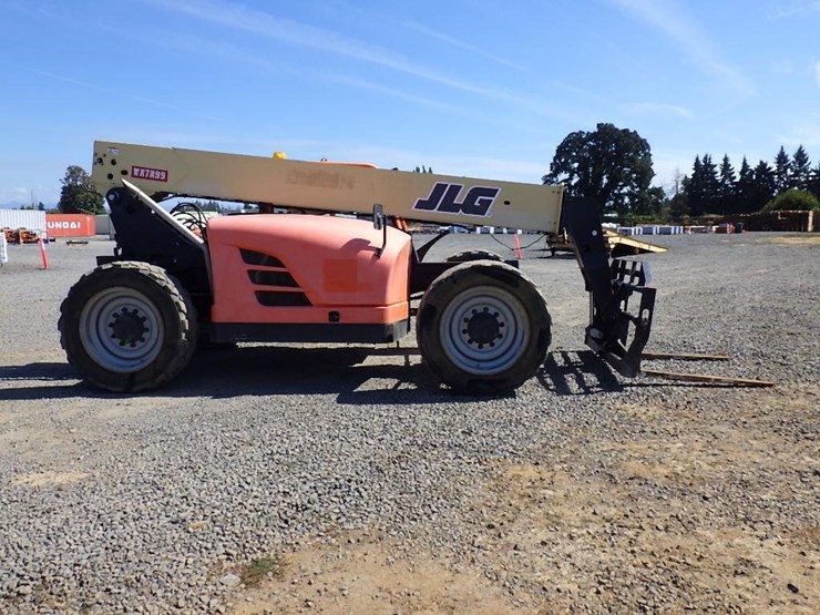 2013-jlg-g6-42a-image-3