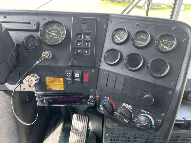 2000-thomas-saf-t-liner-mvp-image-13