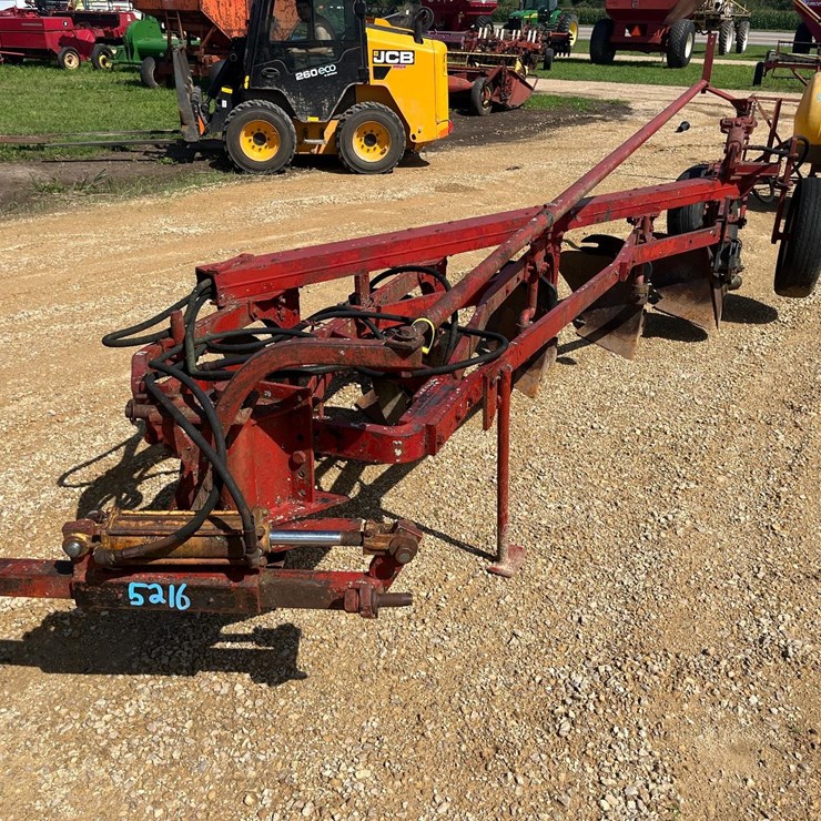 INTERNATIONAL 550