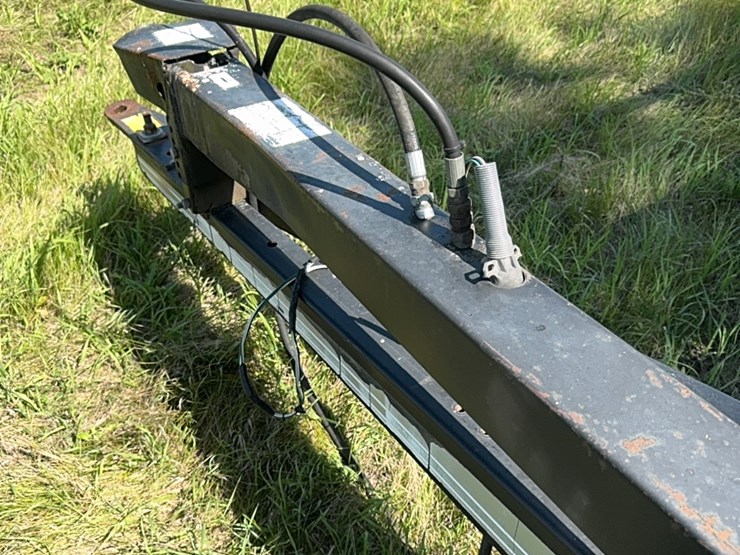 25’-premier-swather,-finger-reel-image-6