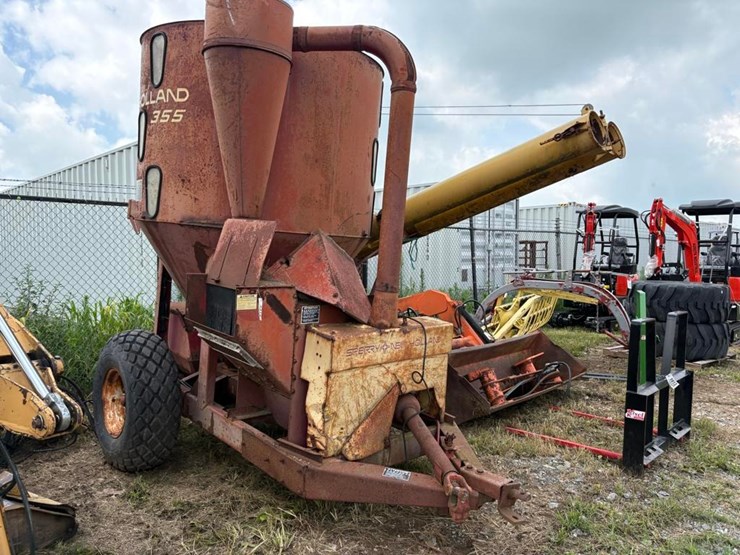 new-holland-355-image-2