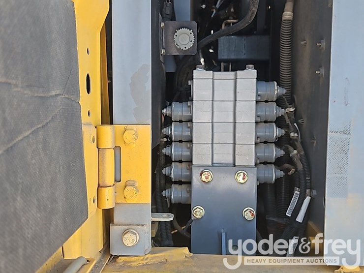 2014-deere-190dw-image-24