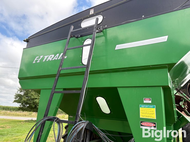 e-z-trail-870-grain-cart-image-17