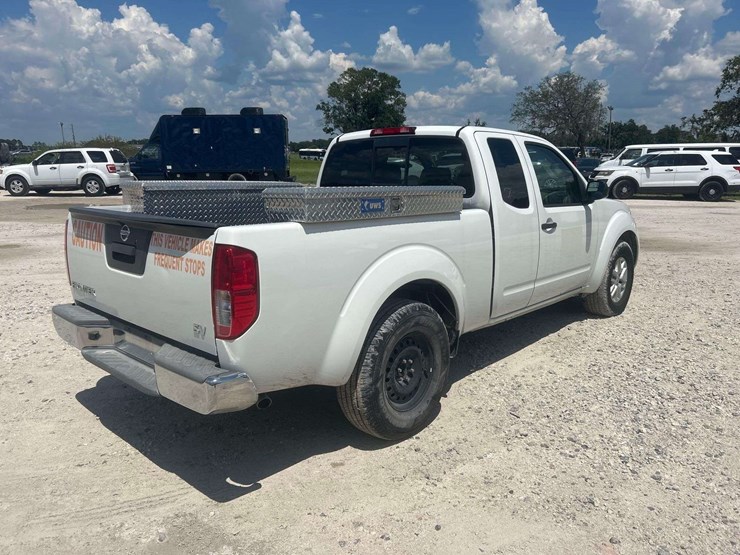2017-nissan-frontier-image-3