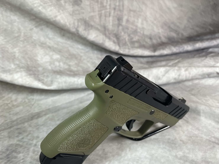#4550-•-beretta-apx-a1-carry-9mm-luger-pistol,-sn:-axc150907-image-7