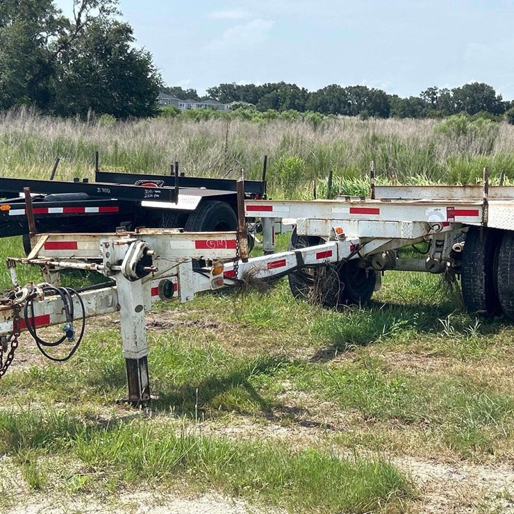 1972 Baker 30ft Pole S/A Towable Trailer