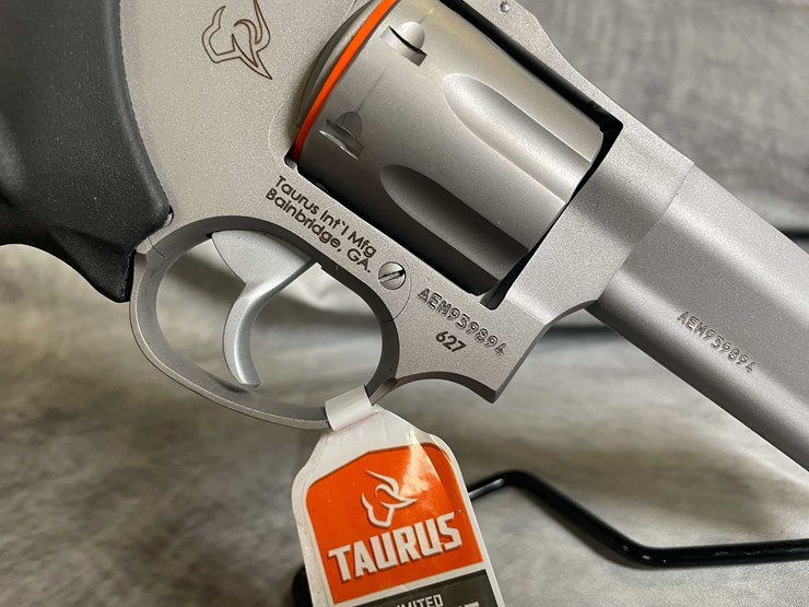 #4549-•-taurus-m627-tracker-357-mag-revolver,-sn:-aem939894-image-9