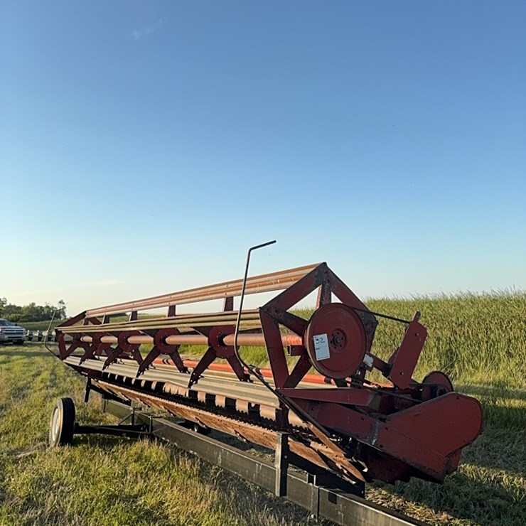 20’ straight head, Massey header