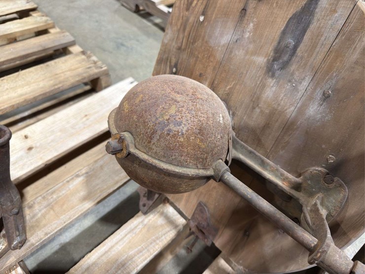 various-cast-iron-parts-mounted-to-wood-image-11