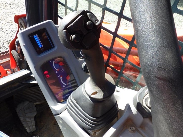 2019-kubota-svl95-2s-image-28