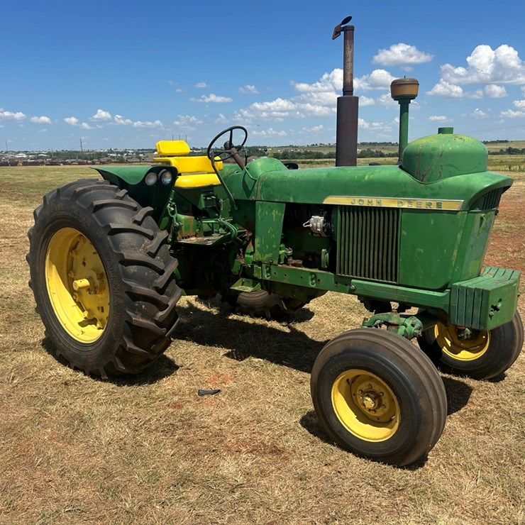 JOHN DEERE 3020