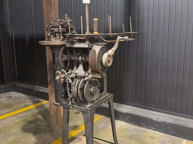 circular-knitting-machine-image-1