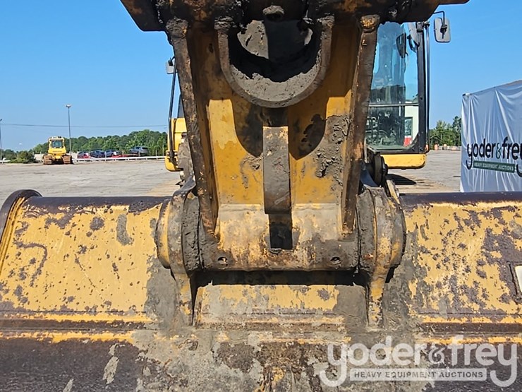 2019-caterpillar-336-image-31