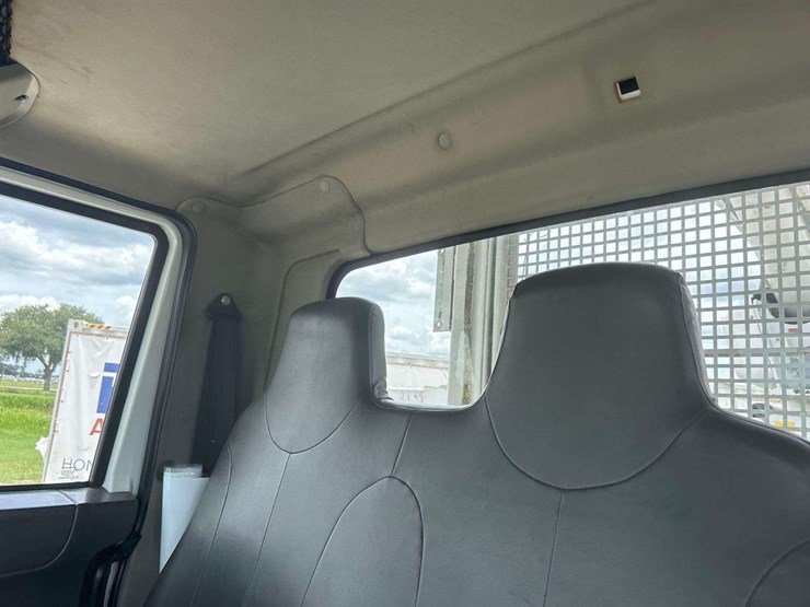 2013-international-durastar-4400-image-19