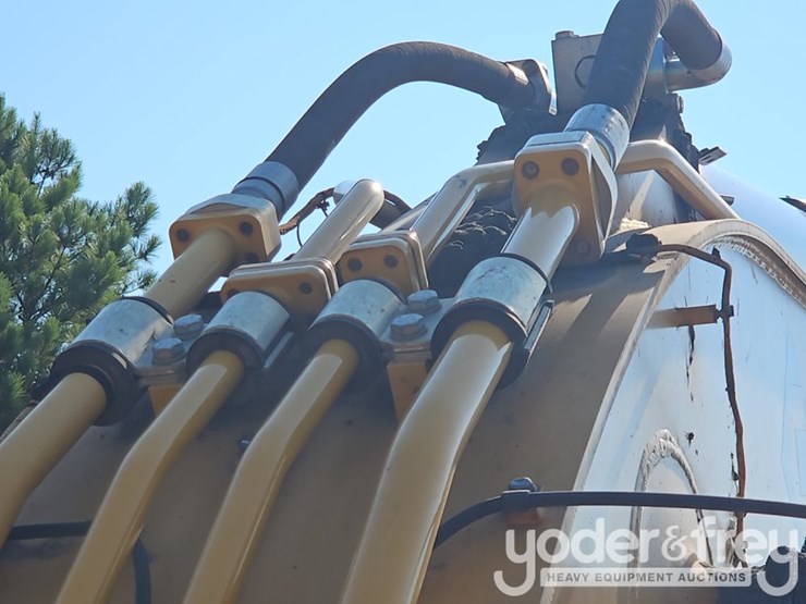 2019-caterpillar-336-image-54