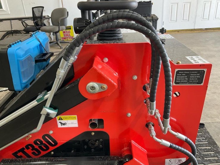 #1012-•-unused-future-ft380r-mini-skid-steer-image-26