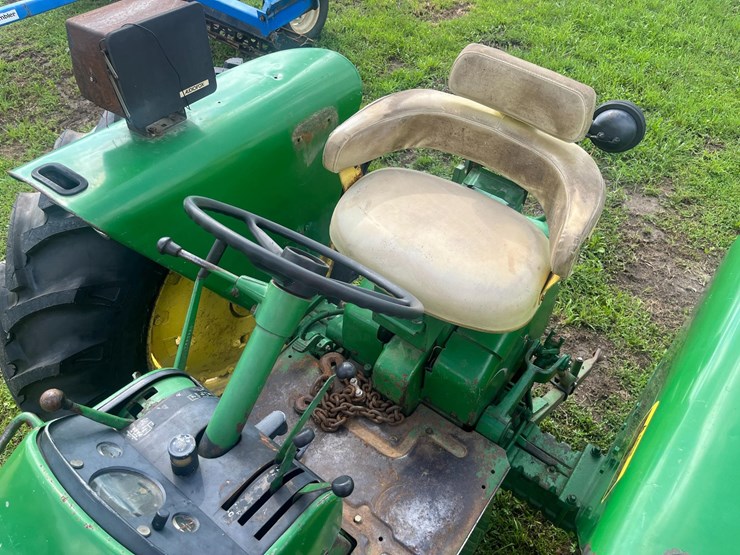 john-deere-3020-image-8