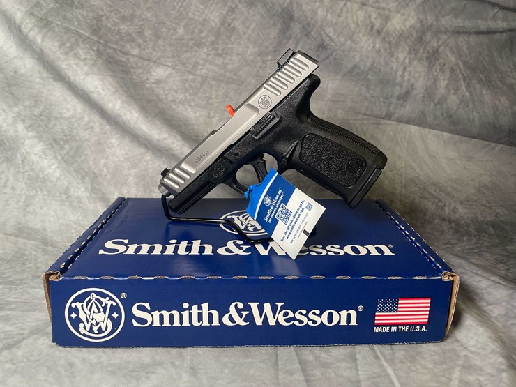 #4528-•-smith-&-wesson-sd40-40-s&w-pistol,-sn:-ehj5910-image-1