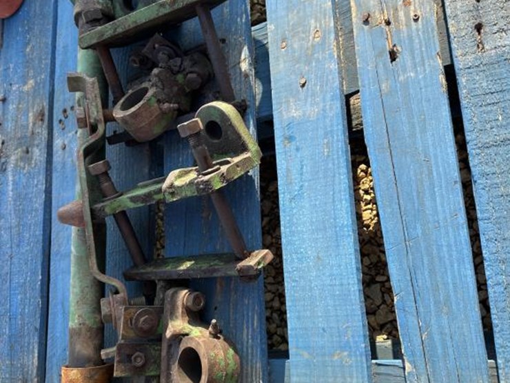 john-deere-3020-image-2