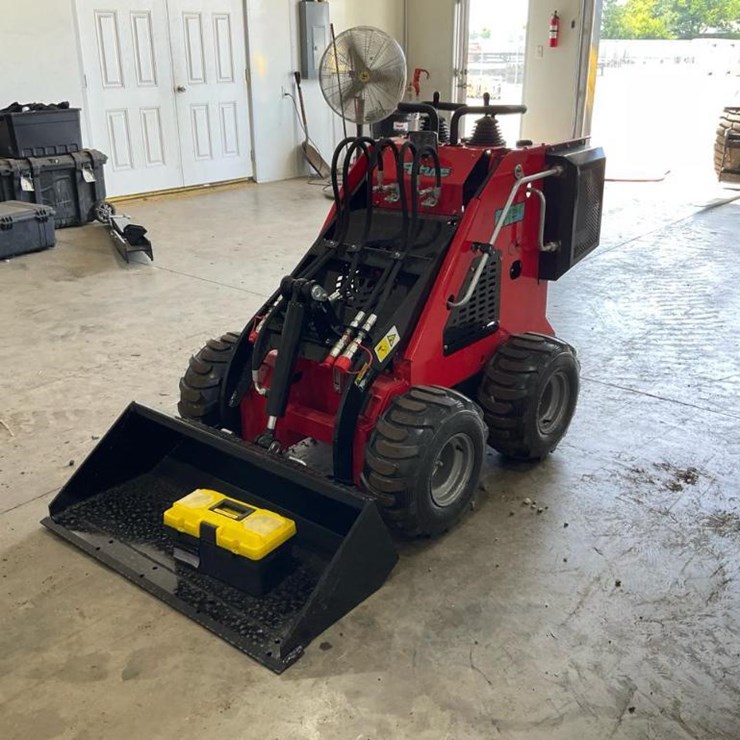 #1016 • Unused Future FT323W Mini Skid Steer