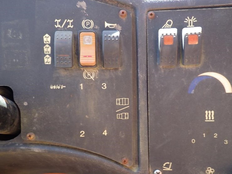 2013-jlg-g6-42a-image-27