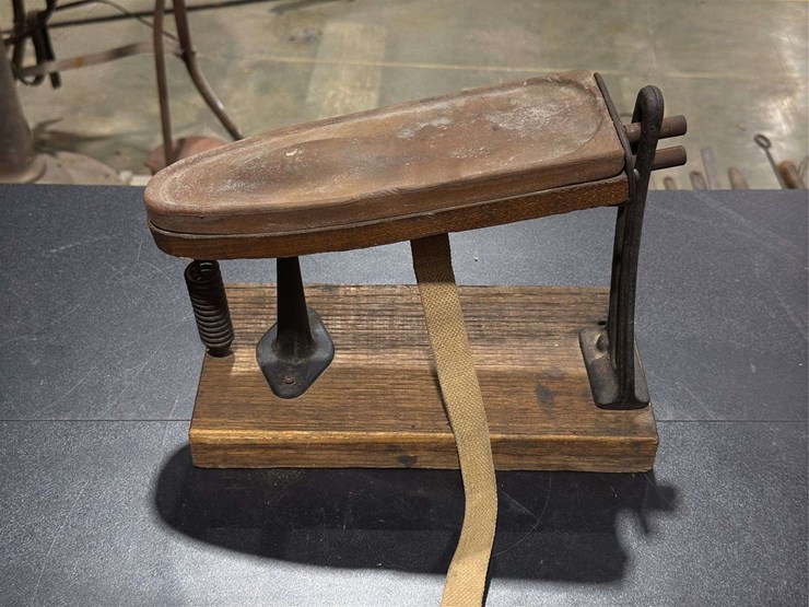 antique-laundry-tools-image-12