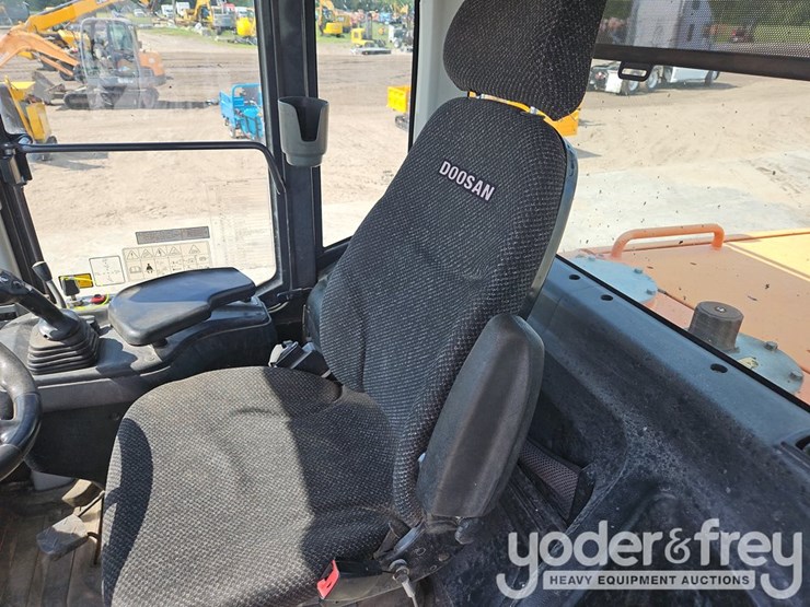 2019-doosan-dl250-5-image-24