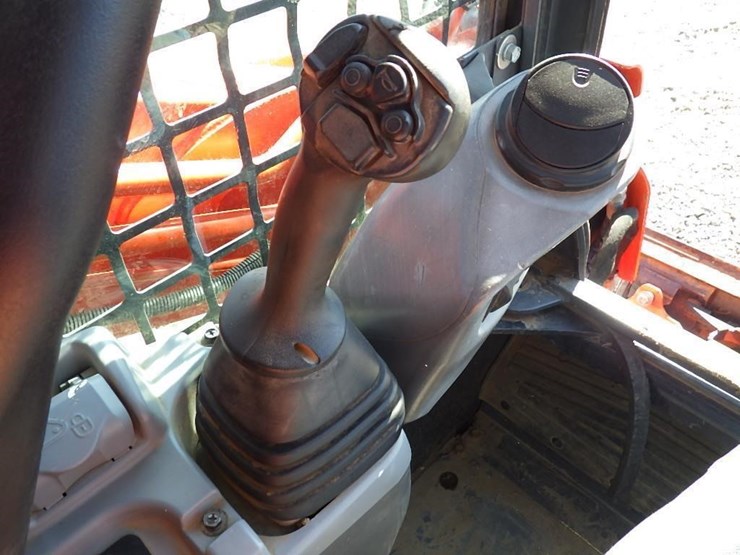 2019-kubota-svl95-2s-image-23