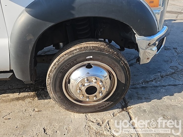 2016-ford-f550-image-9