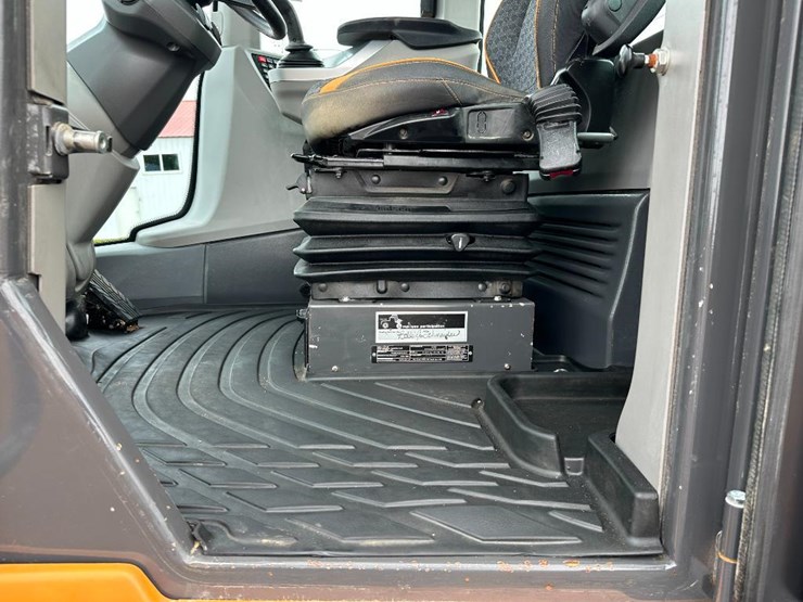2022-case-621g-image-54